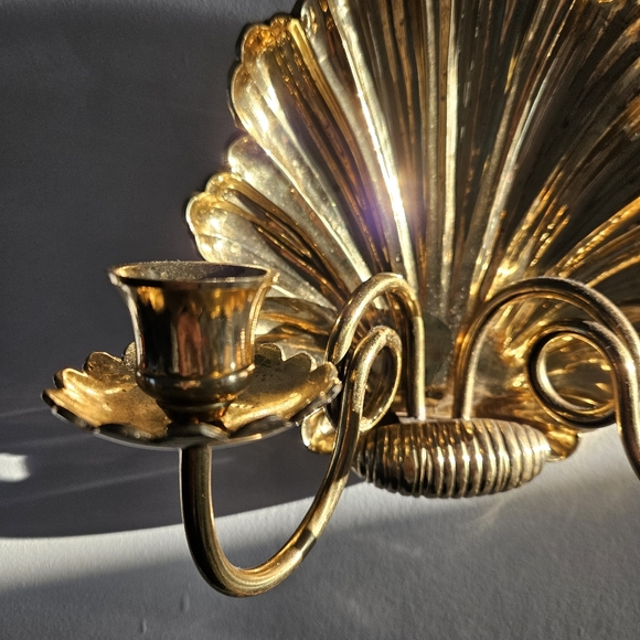 Vintage brass shell shape candle holder - Picture 4 of 10